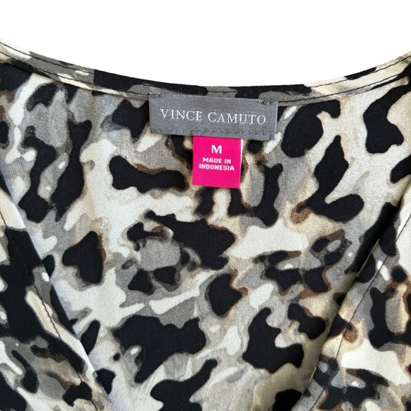 Vince Camuto NWT Animal Print Blouse with Flutter Crepe Sleeve M - Picture 9 of 11